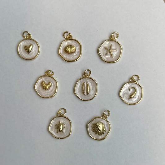 Pearly Seashells (Random Shapes)